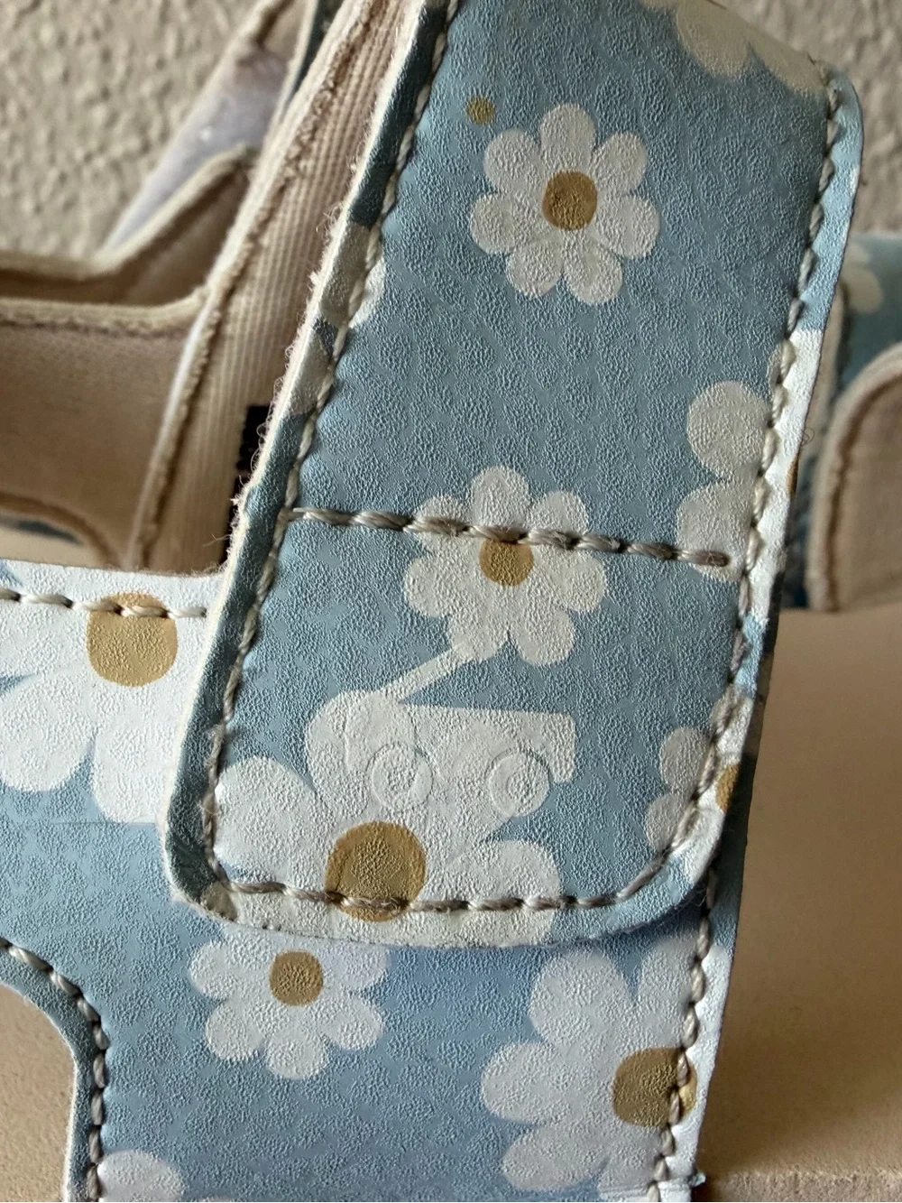 See Kai Run Girls 11 Jaylen Sandal Hook Loop Water Friendly Daisies Blue White